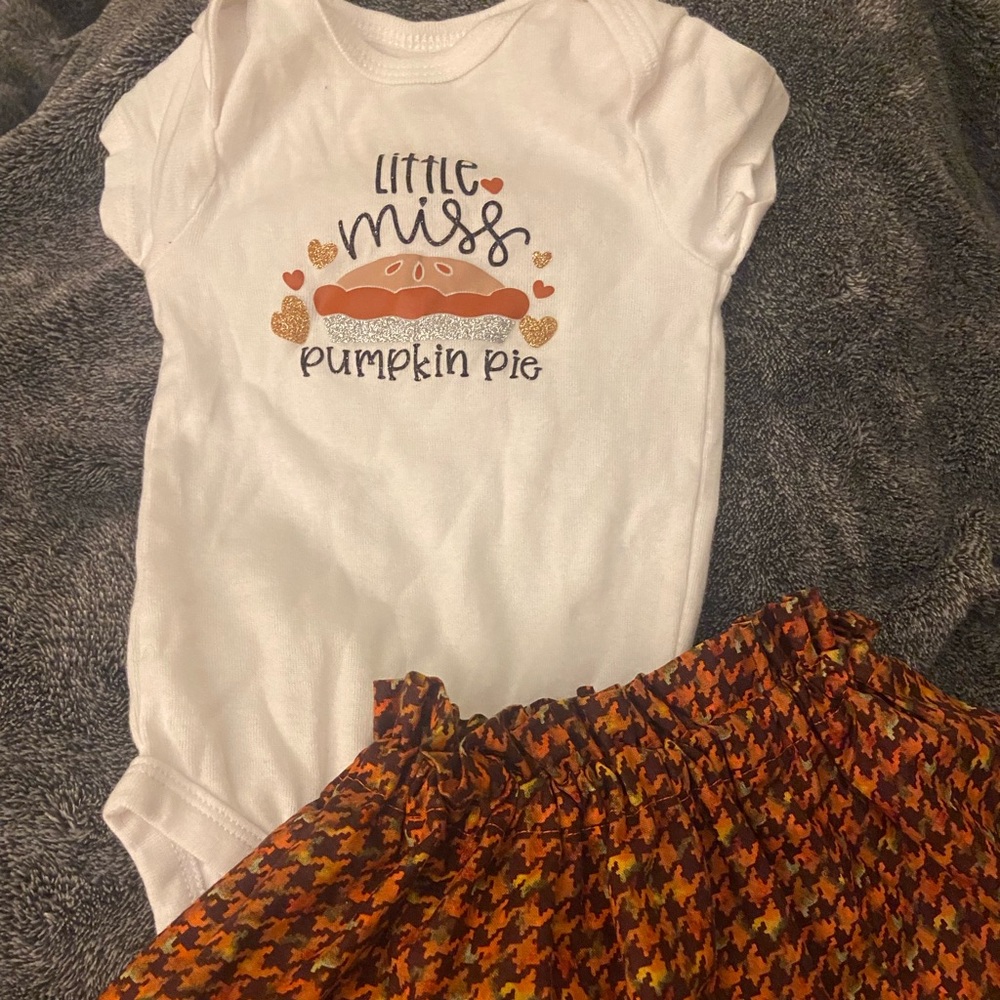 Baby girl outfit perfect for fall